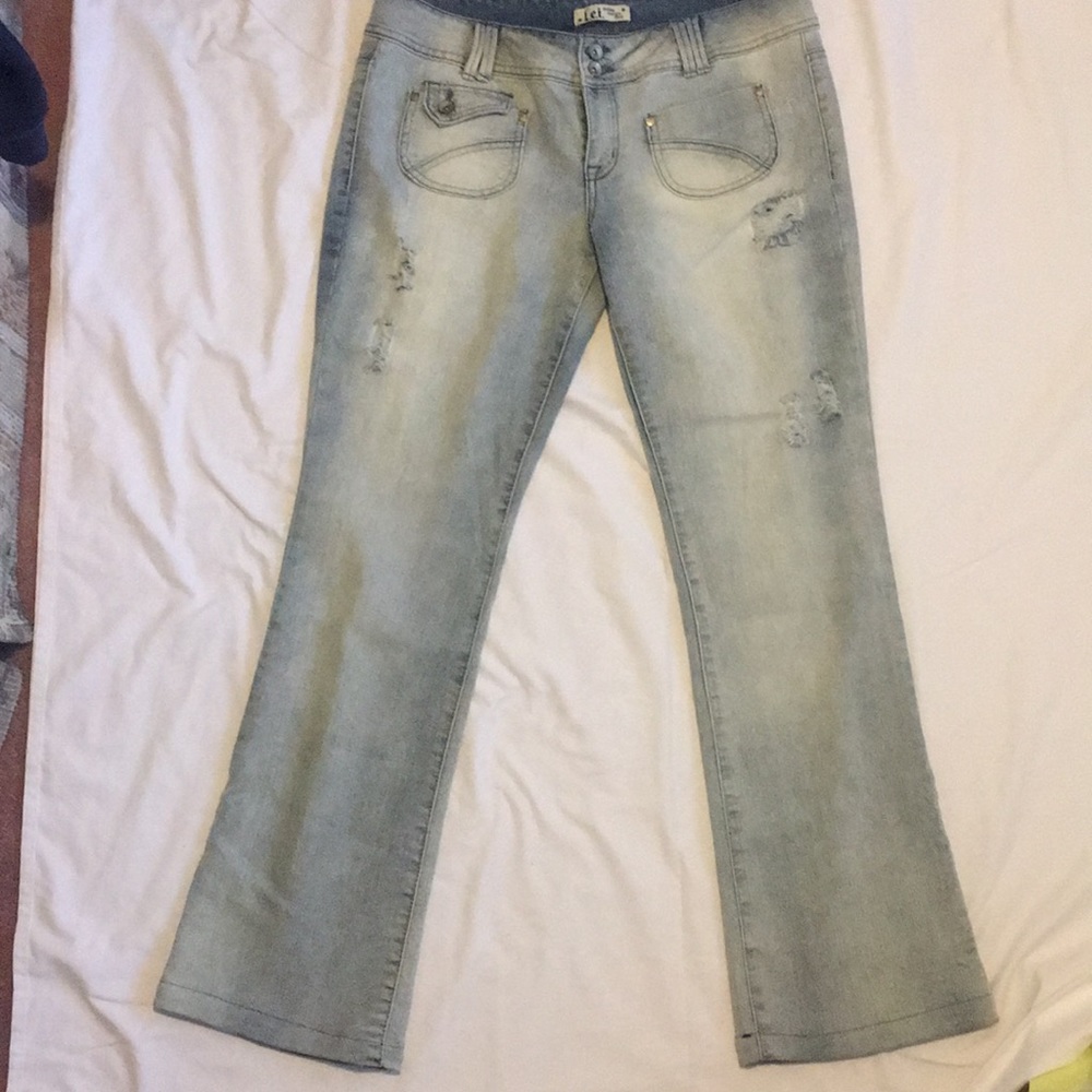 Women’s l.e.I️. Never worn jeans